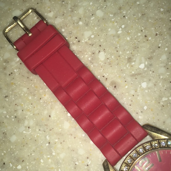 Fashion watch in red & gold with crystal accent - Picture 3 of 3